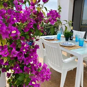 https://central-and-close-to-the-beach-jaken.hotelsinnerja.org